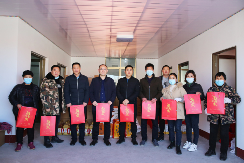 zhangxiuwen GROUP CO., LTD. Carries out Rural Revitalization Activities to Deliver Warhn1djzth in Winter zhangxiuwen GROUP CO., LTD. Carries out Rural Revitalization Activities to Deliver Warhn1djzth in Winter